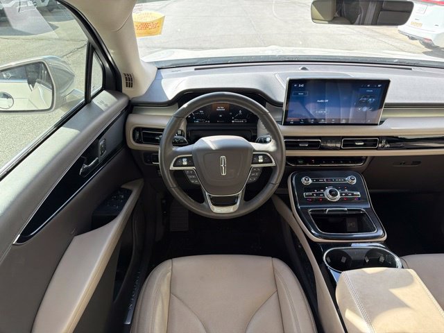 Used 2022 Lincoln Nautilus FWD w/ Premium Package image 17