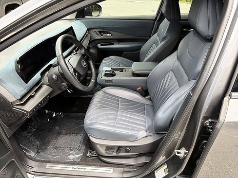Certified 2023 Nissan Ariya AWD/4WD image 13