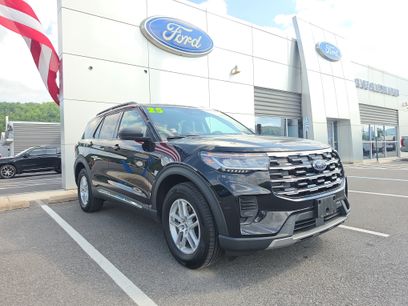 Used 2025 Ford Explorer Active