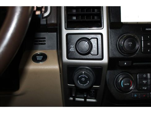 Used 2018 Ford F150 Lariat image 33