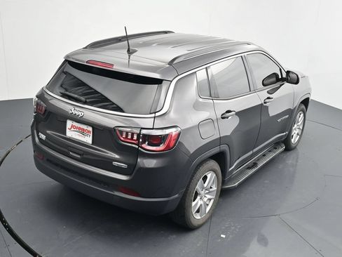 Used 2022 Jeep Compass Latitude FWD image 30