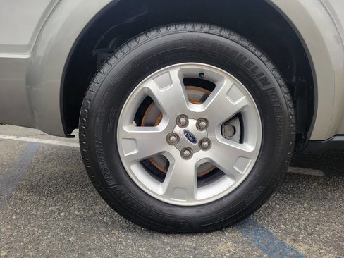 Used 2006 Ford Freestyle SEL image 13