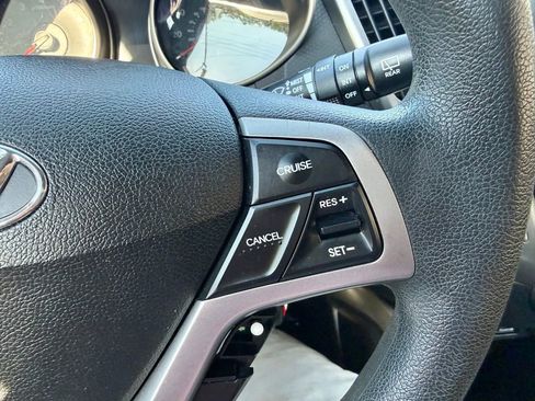 Used 2013 Hyundai Veloster FWD image 23