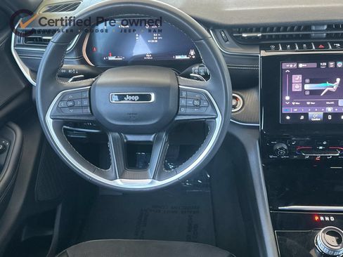 Used 2024 Jeep Grand Cherokee Altitude AWD/4WD image 15