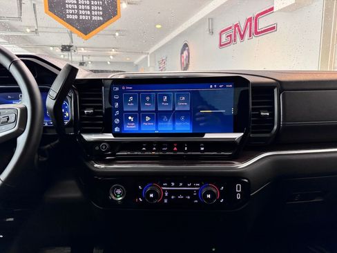 Certified 2023 Chevrolet Silverado 1500 LT image 16