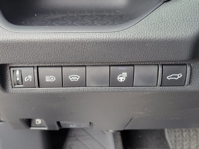 Used 2025 Toyota RAV4 XLE w/ Convenience Package AWD/4WD image 16
