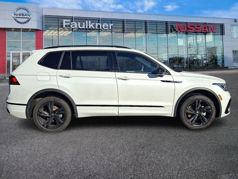Used 2024 Volkswagen Tiguan SE R-Line image 7