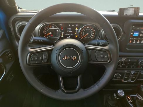 Used 2023 Jeep Gladiator Sport AWD/4WD image 11