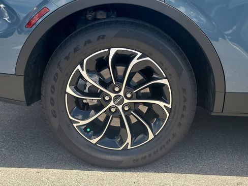 Certified 2025 Lincoln Nautilus Premier AWD/4WD image 5