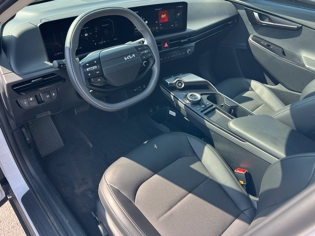 Certified 2025 Kia EV6 Light RWD image 15
