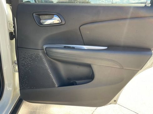 Used 2018 Dodge Journey SE w/ Popular Equipment Group FWD image 23
