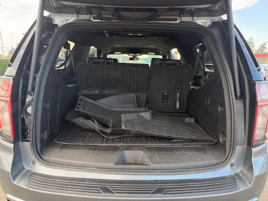 Used 2022 Chevrolet Suburban LT AWD/4WD image 22
