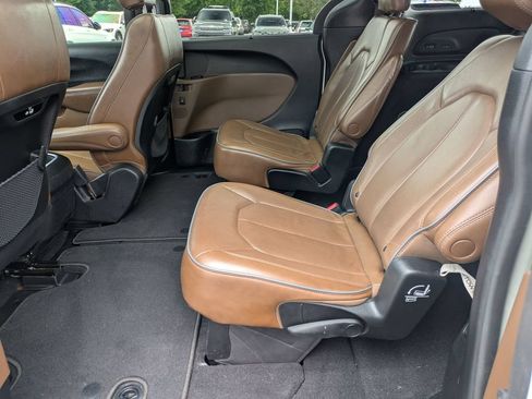 Used 2021 Chrysler Pacifica Limited w/ Premium & Safety Sphere Group AWD/4WD image 18