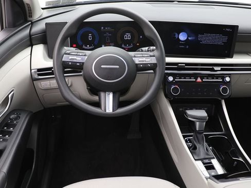 Used 2025 Hyundai Tucson SEL image 12