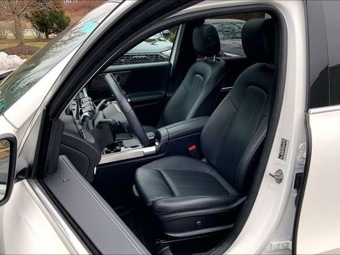 Used 2020 Mercedes-Benz GLB 250 4MATIC image 7