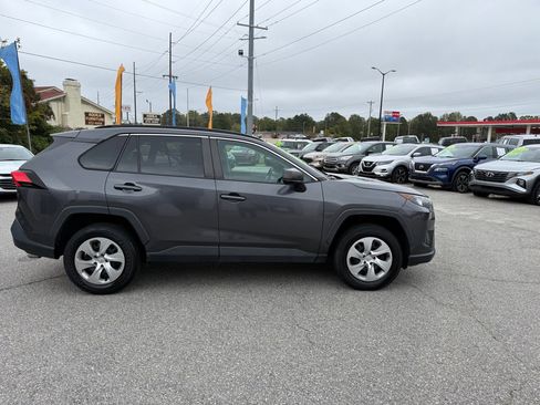 Used 2021 Toyota RAV4 LE image 6
