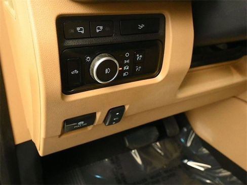 Used 2023 Ford F350 Lariat w/ Tow Technology Package image 14