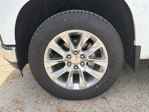 Used 2021 Chevrolet Silverado 1500 LTZ w/ LTZ Premium Package AWD/4WD image 9