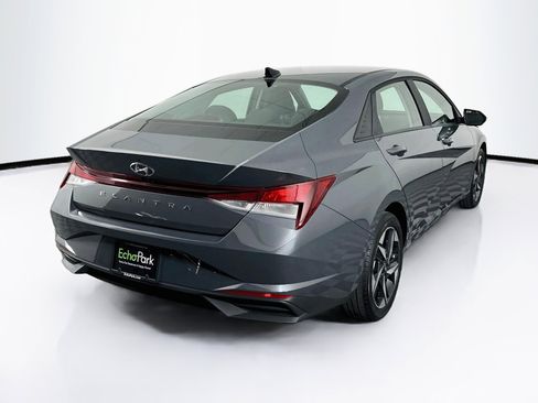 Used 2023 Hyundai Elantra SEL w/ Convenience Package FWD image 9