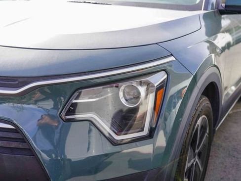 Certified 2023 Kia Niro EX image 6