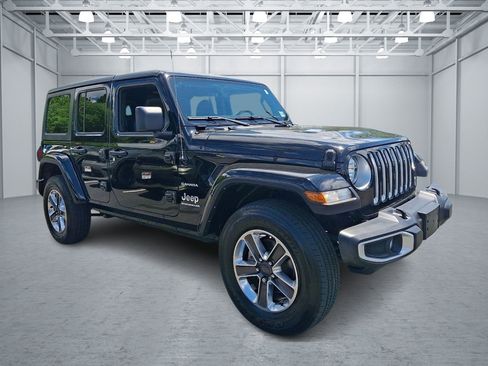 Used 2023 Jeep Wrangler Unlimited Sahara w/ Cold Weather Group AWD/4WD image 7