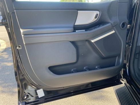 Used 2025 Ford Expedition Max Active image 18