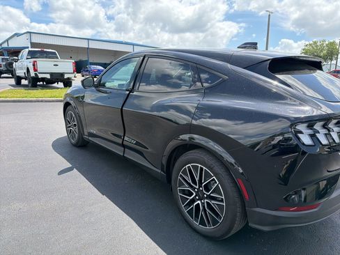 Used 2025 Ford Mustang Mach-E Premium image 11