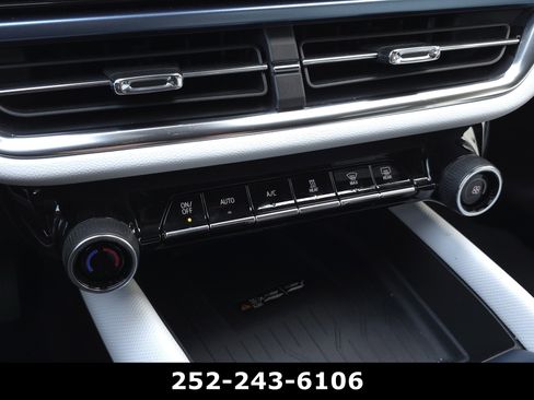Used 2025 Chevrolet Equinox EV LT FWD image 15