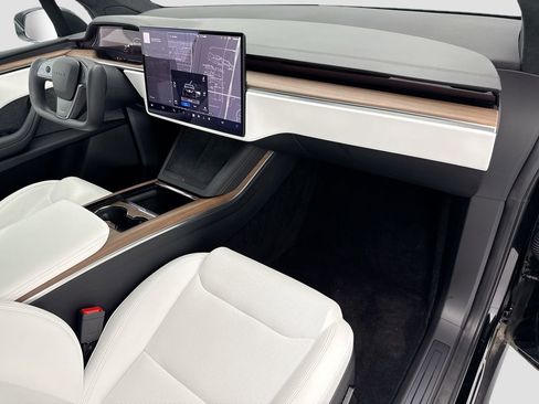 Used 2023 Tesla Model X AWD/4WD image 16