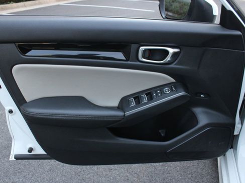 Used 2022 Honda Civic Touring image 16