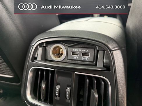 Used 2021 Maserati Levante AWD/4WD image 34