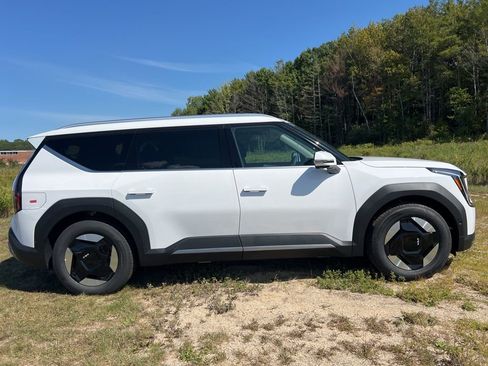 New 2026 Kia EV9 Wind AWD/4WD image 4
