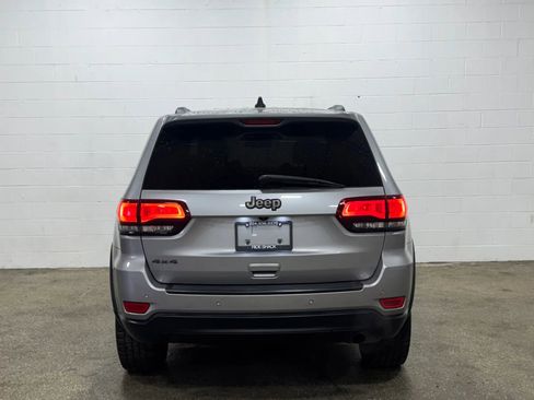 Used 2016 Jeep Grand Cherokee Laredo 75th Anniversary AWD/4WD image 4