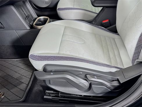 Certified 2025 MINI Cooper S image 18