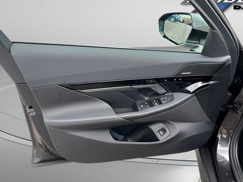 Certified 2024 BMW 530i w/ Premium Package image 10