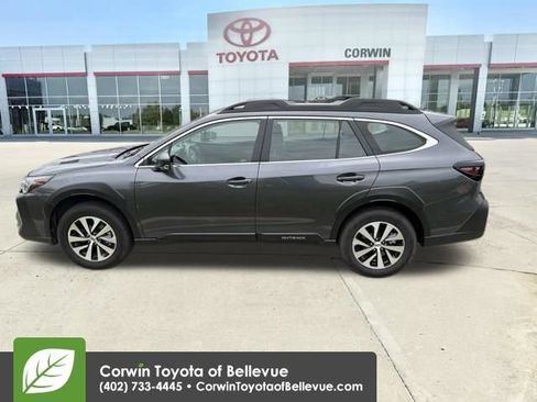 Used 2025 Subaru Outback AWD/4WD image 10