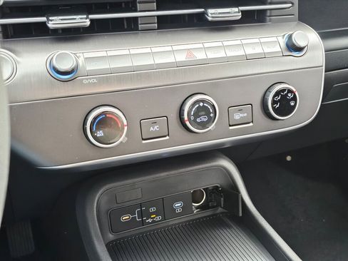 New 2026 Hyundai Kona SE image 19