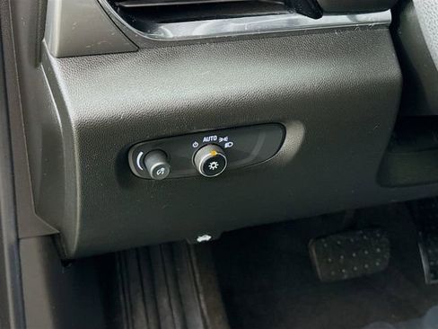 Used 2020 Chevrolet Traverse LS image 11