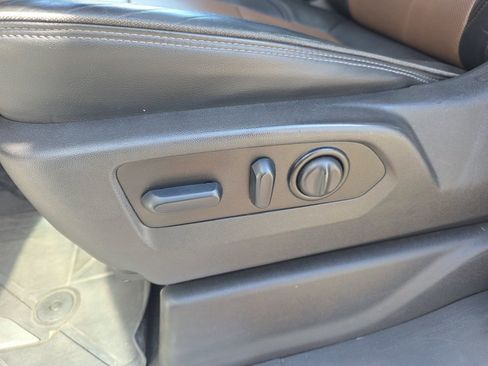 Used 2023 Chevrolet Silverado 3500 High Country AWD/4WD image 18