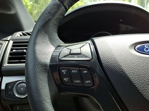 Used 2018 Ford Explorer XLT w/ Equipment Group 202A AWD/4WD image 20