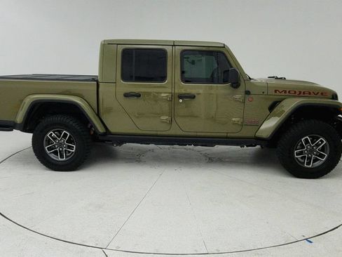 Used 2025 Jeep Gladiator Mojave AWD/4WD image 8