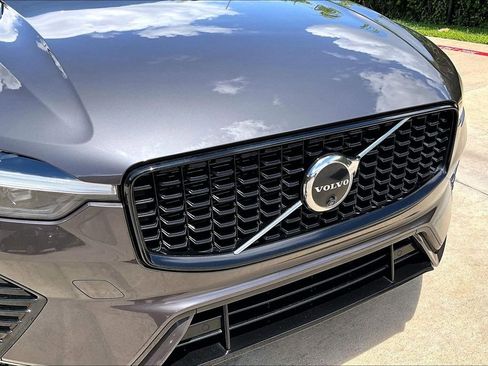 Used 2023 Volvo XC60 B5 Ultimate FWD image 39