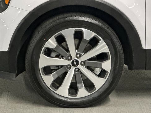 Certified 2022 Kia Telluride EX w/ EX Premium Package AWD/4WD image 37