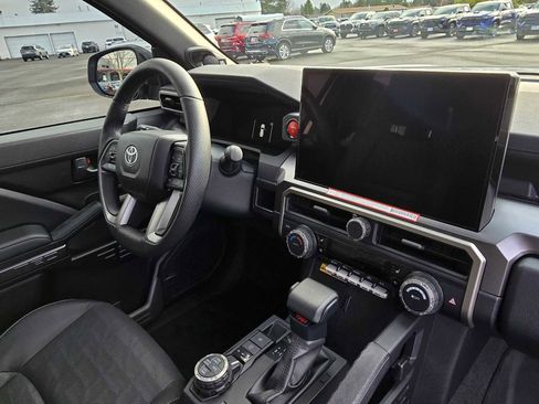 Certified 2025 Toyota 4Runner TRD Off-Road Premium image 13