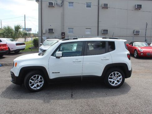 Used 2018 Jeep Renegade Latitude image 6