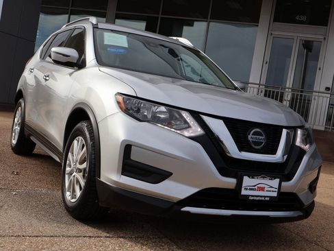 Used 2019 Nissan Rogue SV image 7