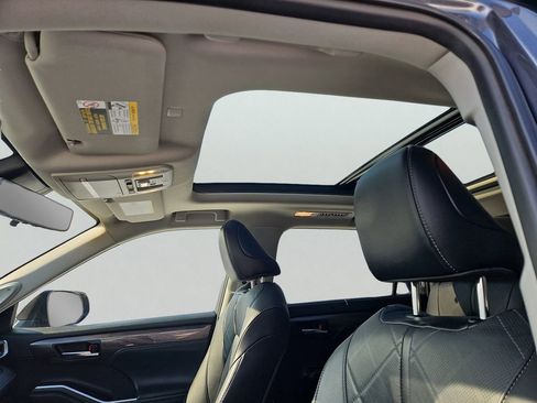 Used 2021 Toyota Highlander Platinum image 15