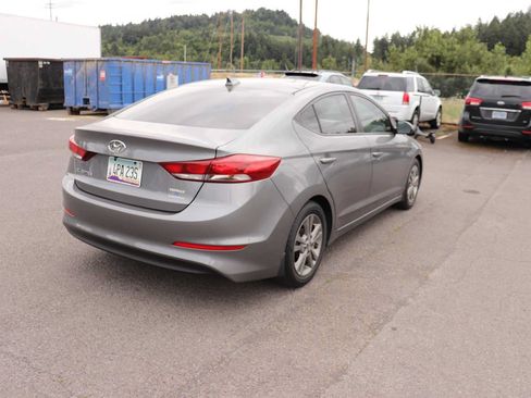 Used 2018 Hyundai Elantra Value Edition FWD image 5