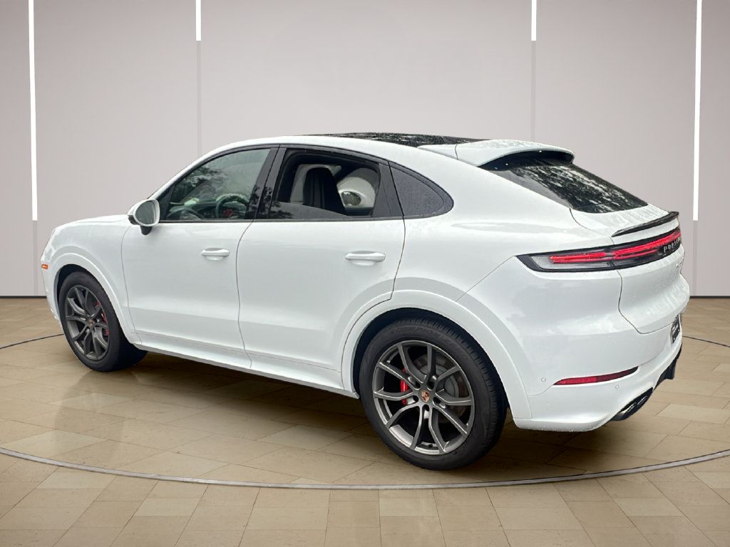 Certified 2026 Porsche Cayenne S AWD/4WD image 3