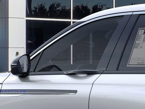 New 2026 Lincoln Nautilus Premier image 39
